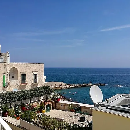 Bed & Breakfast Vistazzurra - Casa Saldarelli 4*